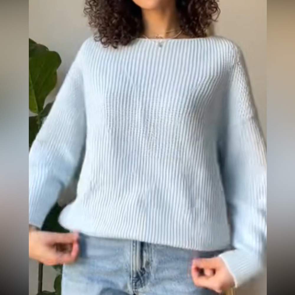 GAP Women's Pale Blue Crewneck Chunky Knit Sweater